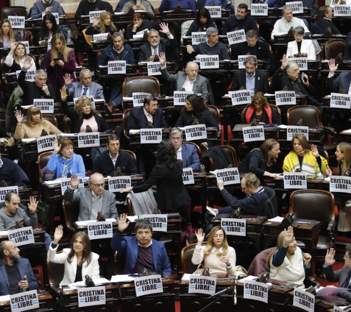 La oposición va a la carga por el Garrahan y las Universidades, con el Gobierno débil y a la defensiva